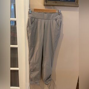 Columbia Omni Sheild Women's Light Gray Joggers pants cinched ankle medium